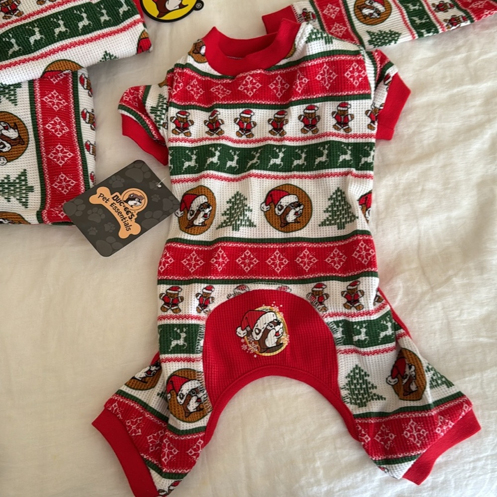 NWT Bucc-ee’s Christmas Onesie - dog size small